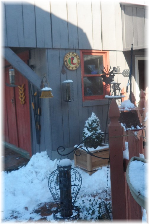 Bird feeders in snow 12/26/13