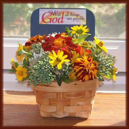 Mini-basket flower arrangement