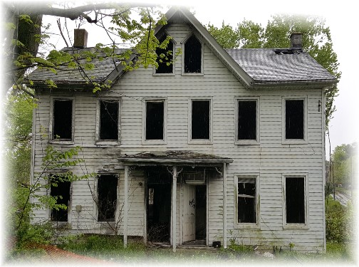 Abandoned house, Columbia, PA 5/6/16