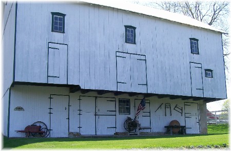Overhang barn in Lancaster County, PA
