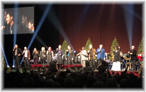 Final song at Gaither homecoming concert, Reading, PA 12/9/17
