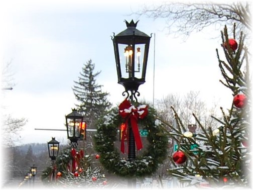 Wellsboro, PA gas lights at Christmas 12/13 (Photo by Doris Kurtz)