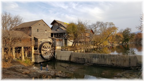 Old Mill, Pigeon Forge, TN 11/22/16