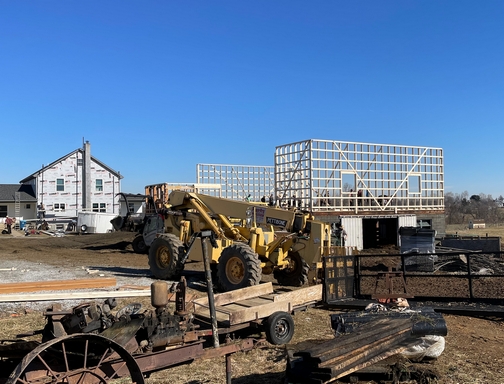 Amish barnbuilding