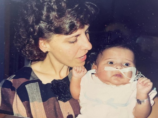 Ester, baby 1989