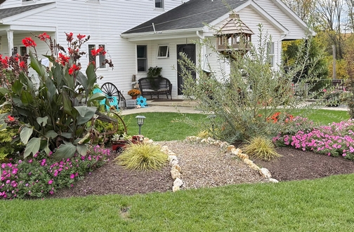 Flowers in front of Amish house