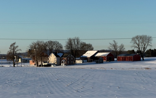 Lancaster County farm in snow (Click to enlarge)