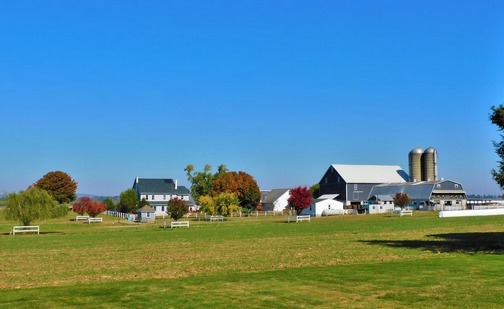 Lancaster County farm scene (Lamar Dourte)
