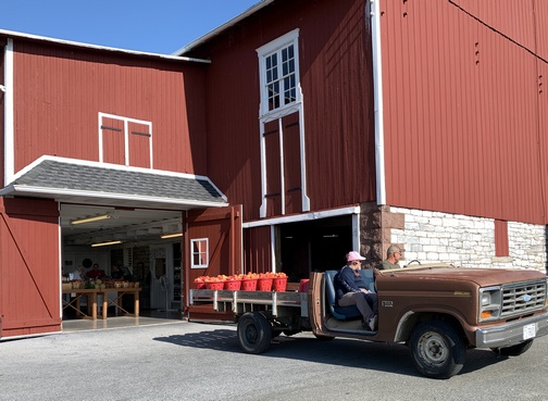 Seyfert orchard store, Lebanon County PA