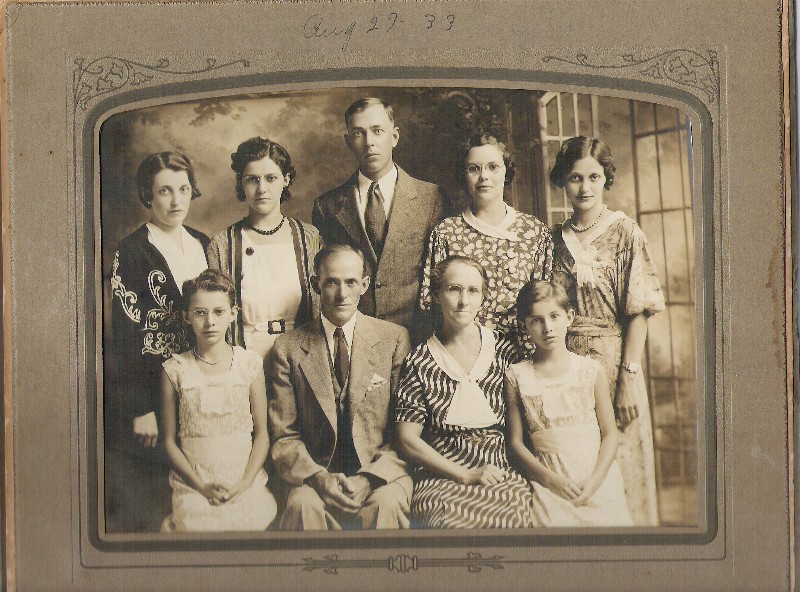 Steincross family photo 8/27/1933
