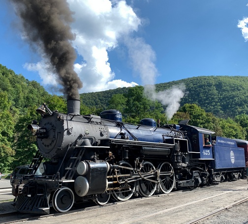 Steam engine 425 in Jim Thorpe