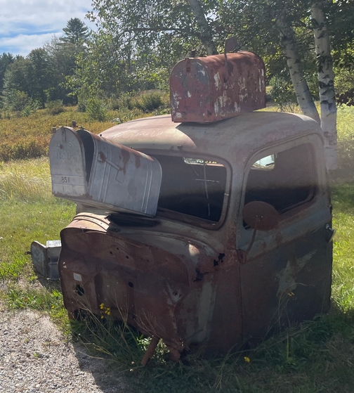 Maine truck mailbox